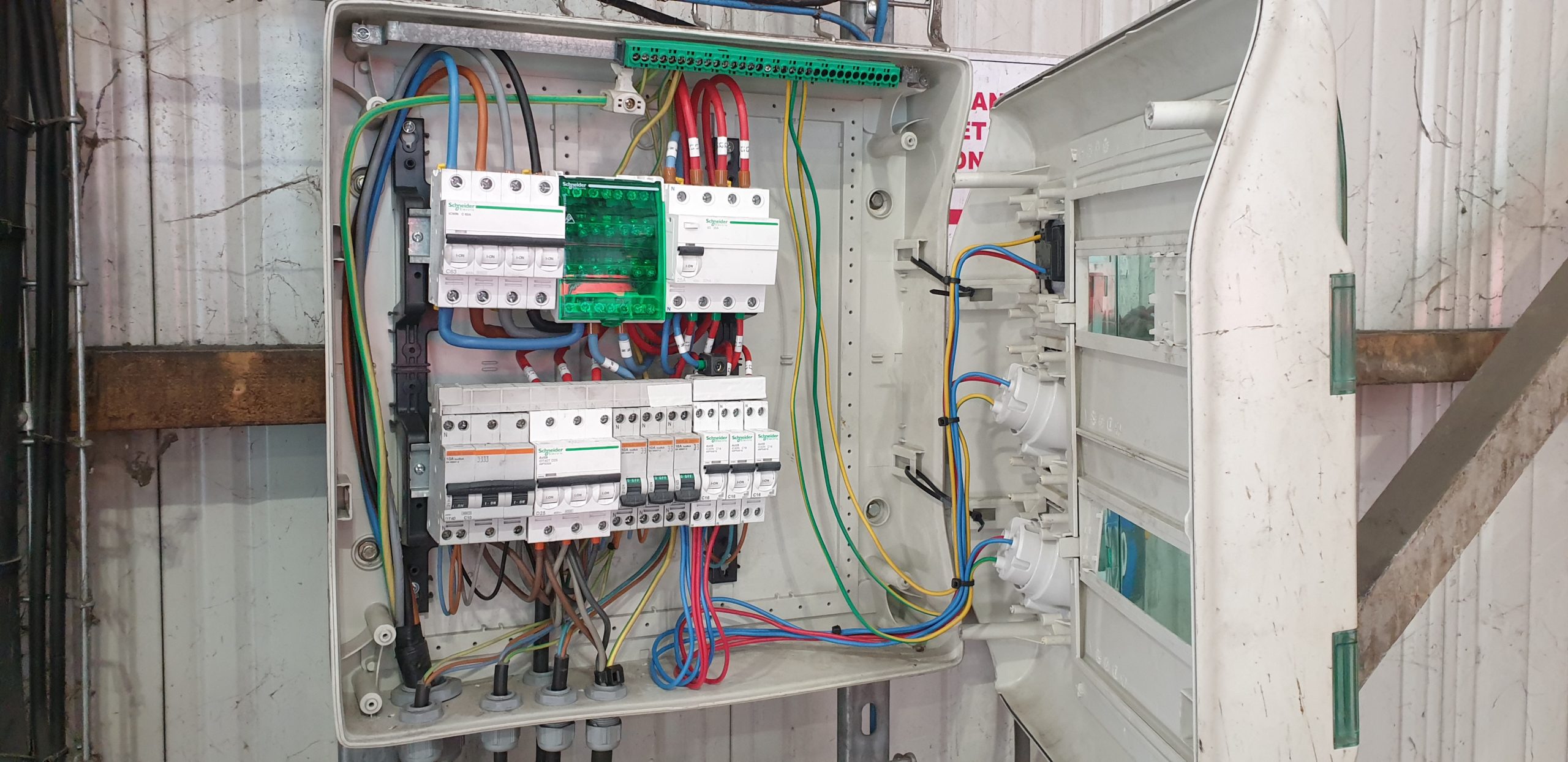 Installation électrique professionnelle