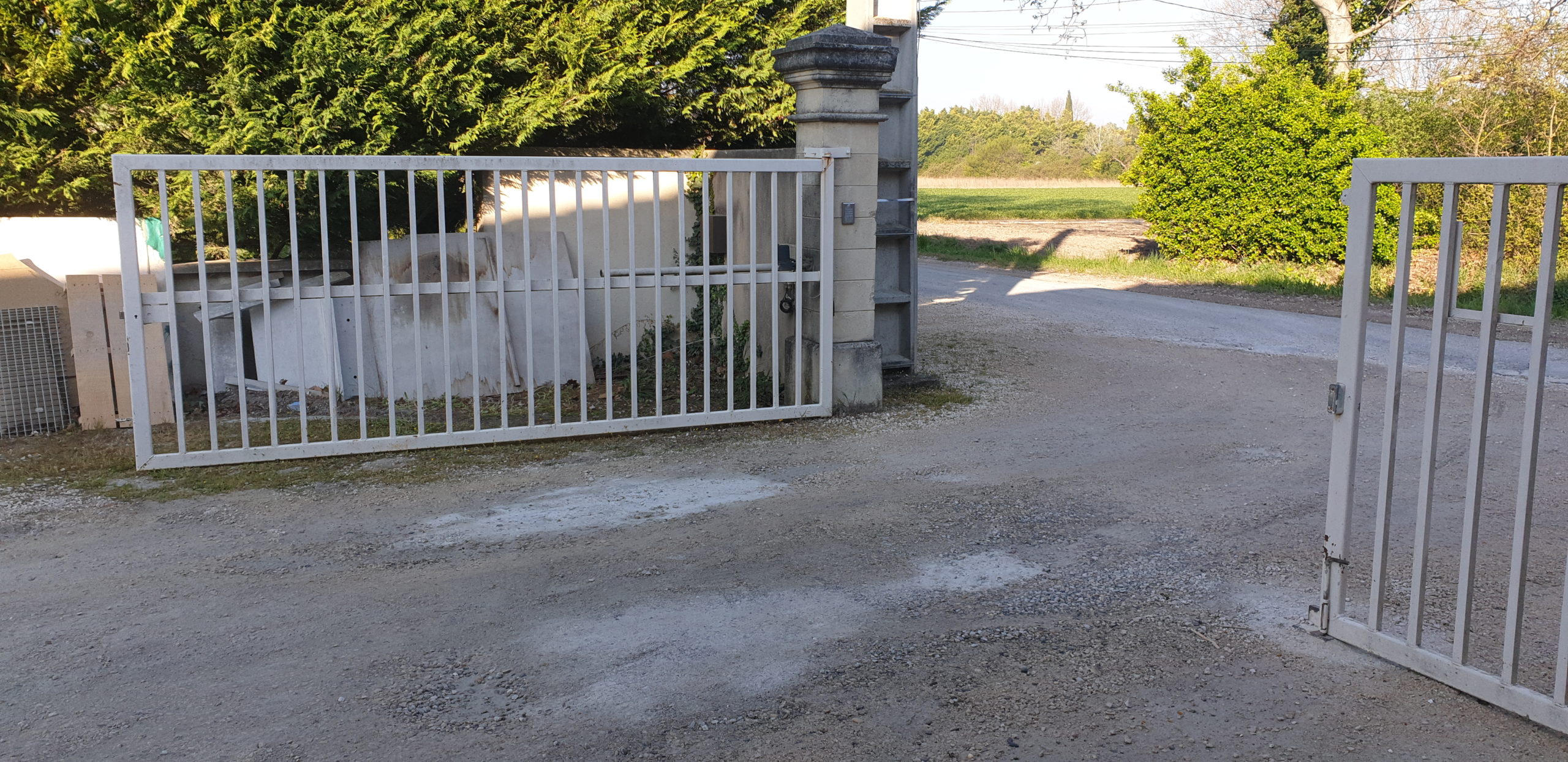 Installation portail automatique entreprise